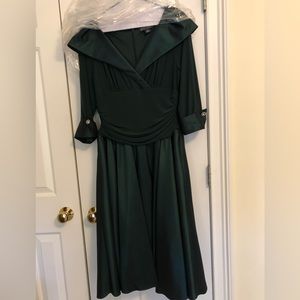 Beautiful holiday dress. Winter green, Jessica Howard, size 14